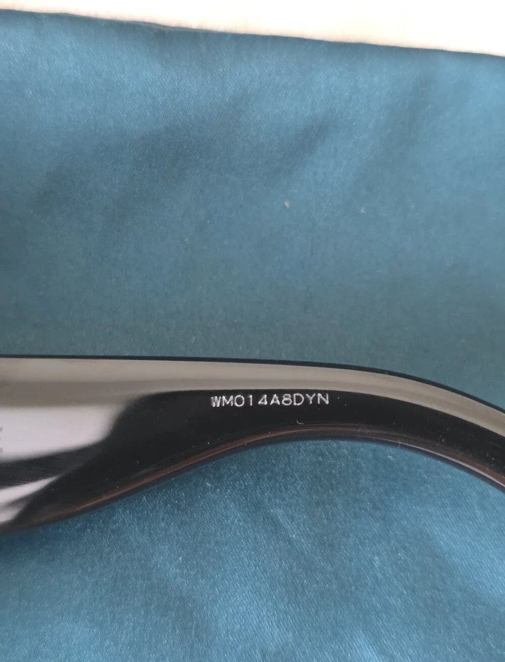 Gucci GG0053S 001 Oversized Square Black Sunglasses 54-25-140